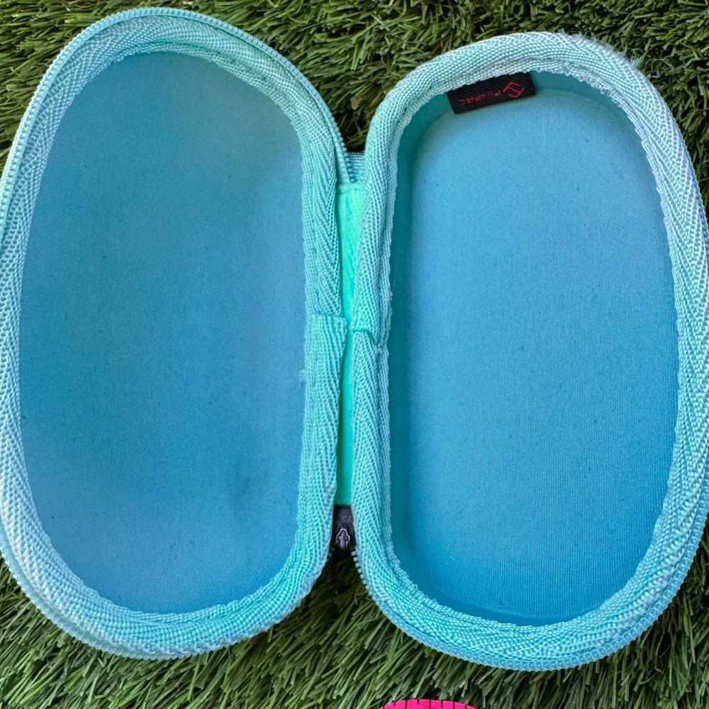 Finpac Teal Marble Pattern Hard Shell Glasses Case‎ with Carabiner Clip